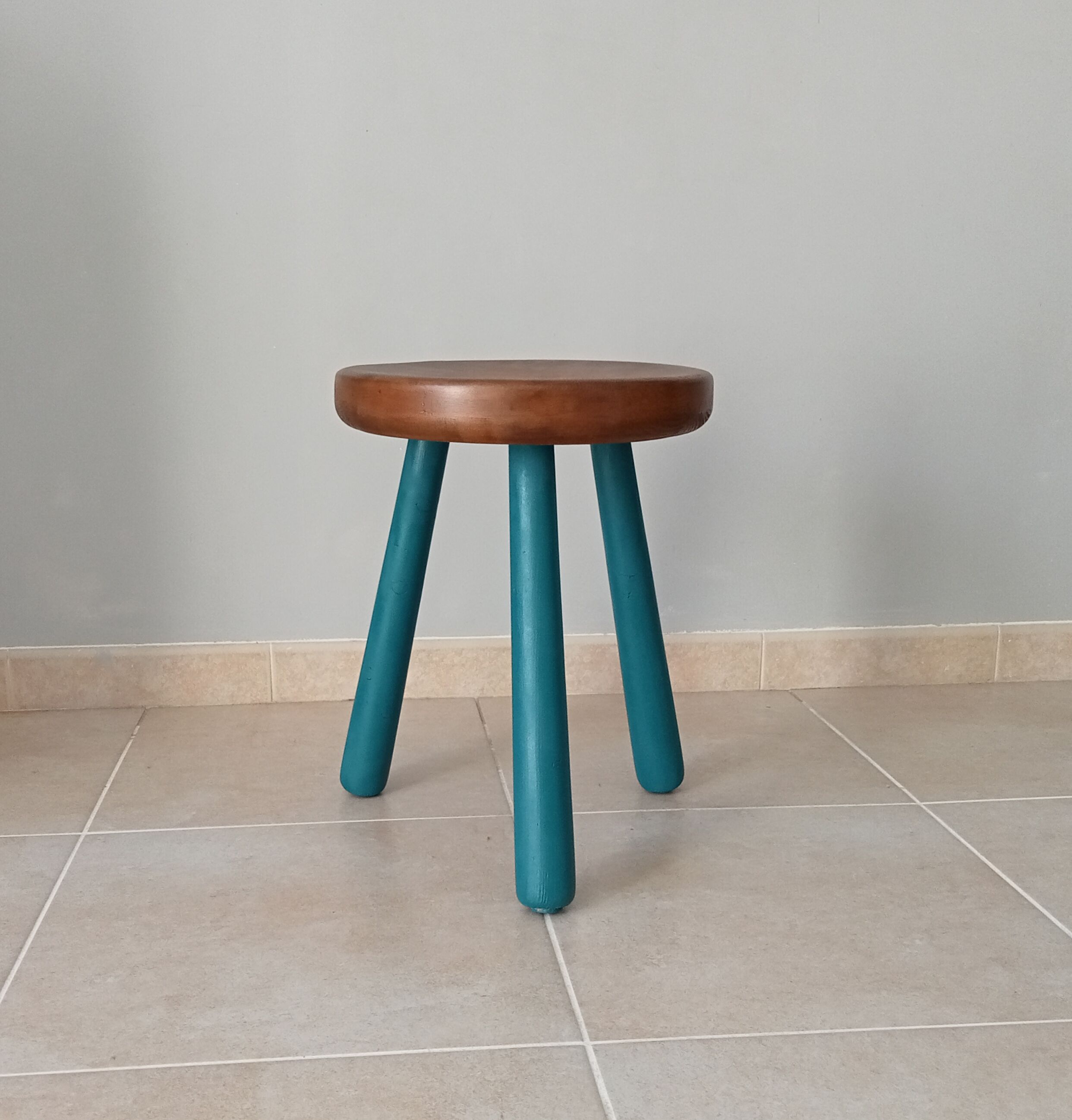 Tripod stool 50s