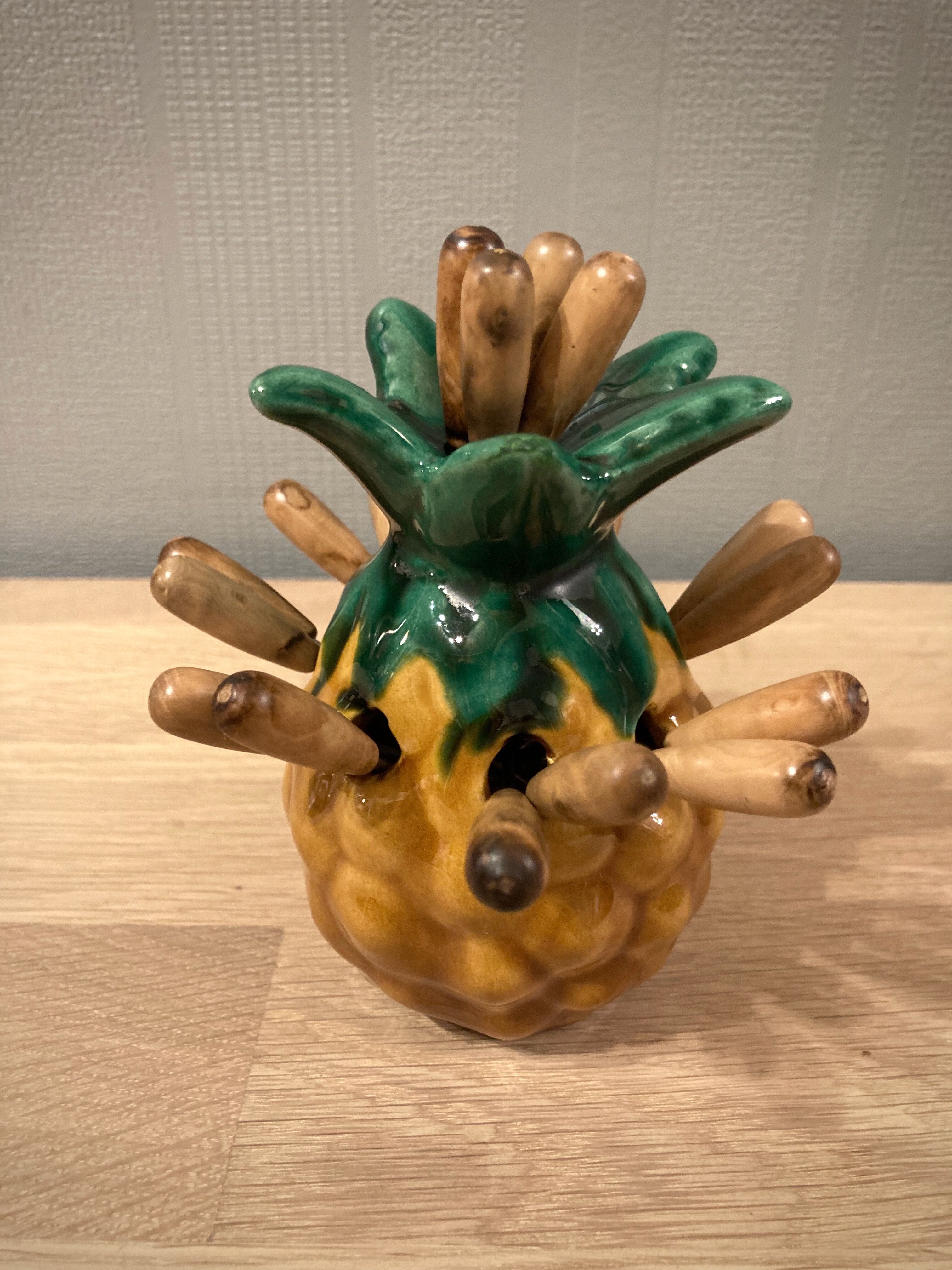 Vallauris Pineapple holder of vintage ceramic spades