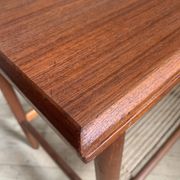 Table basse porte revue vintage en teck et corde
