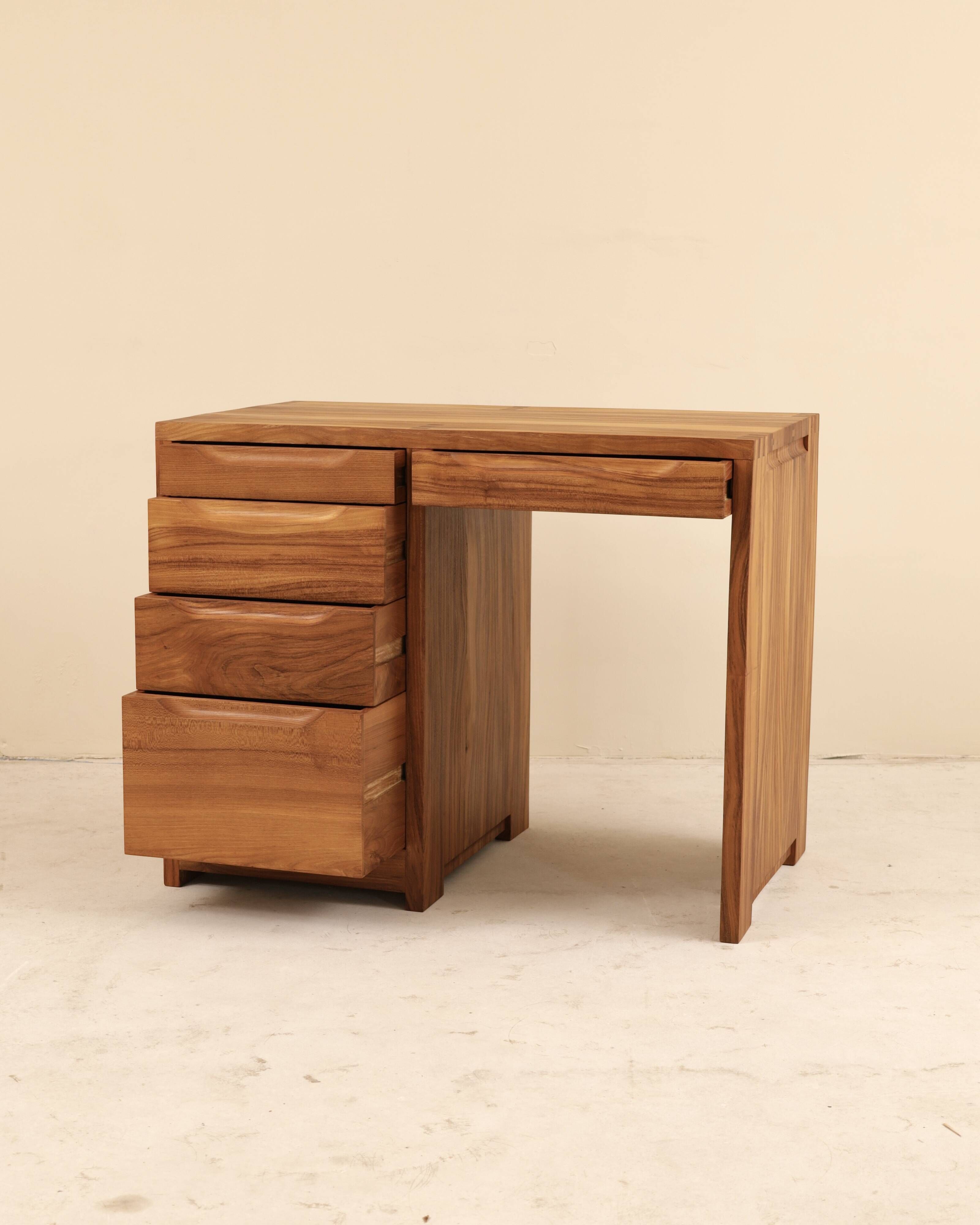 Bureau en orme massif, France, 1990's