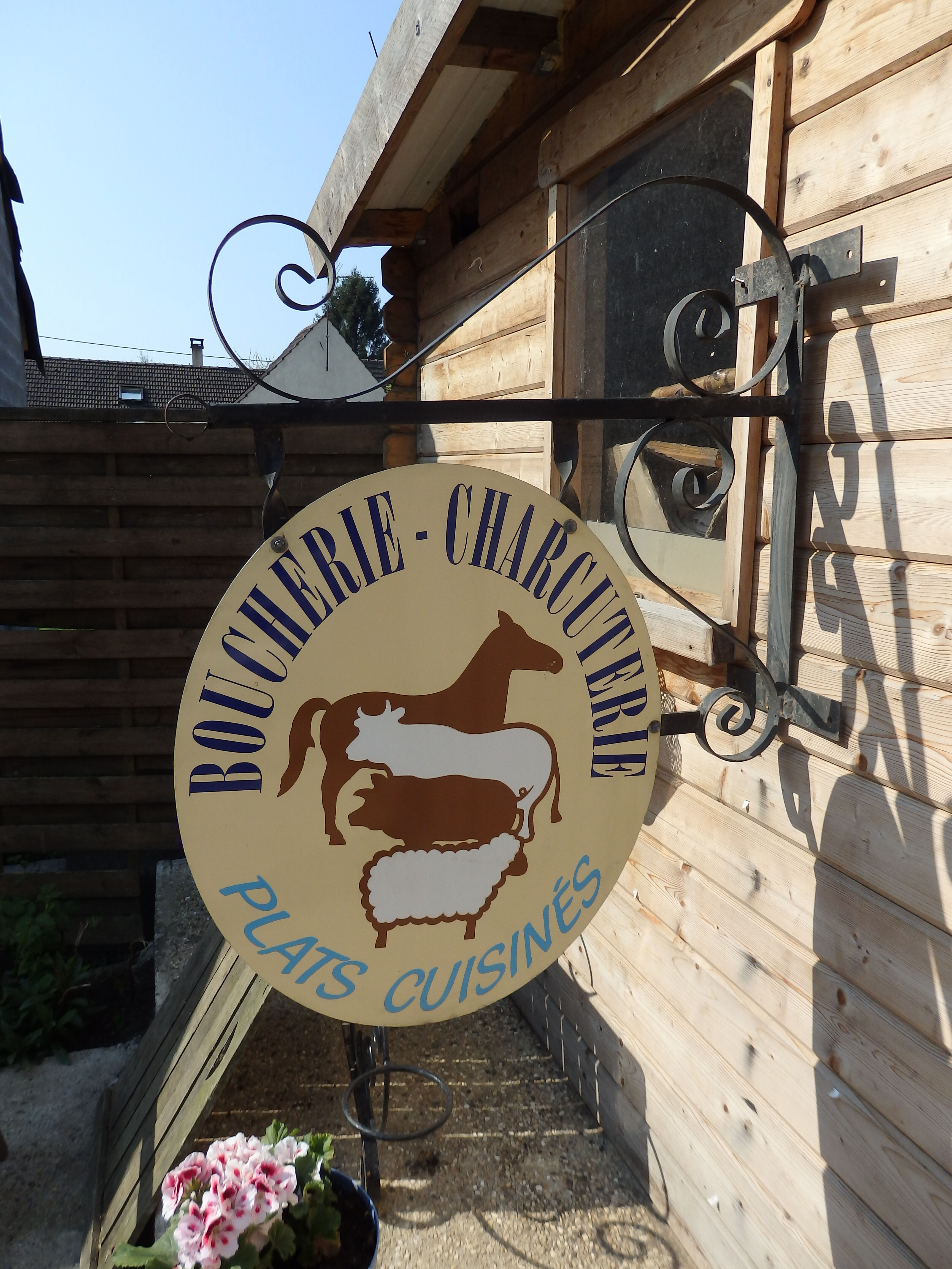 Ancienne enseigne boucherie charcuterie fer forgé