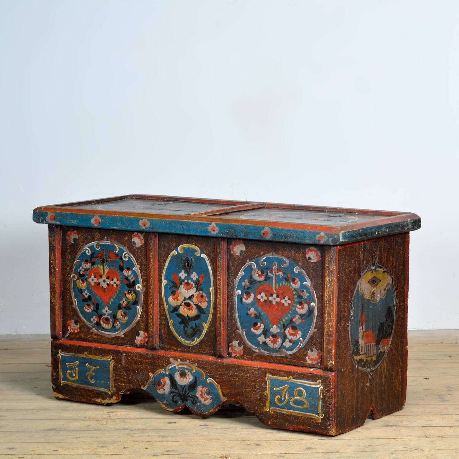 Coffre de mariage d'art populaire, daté de 1718