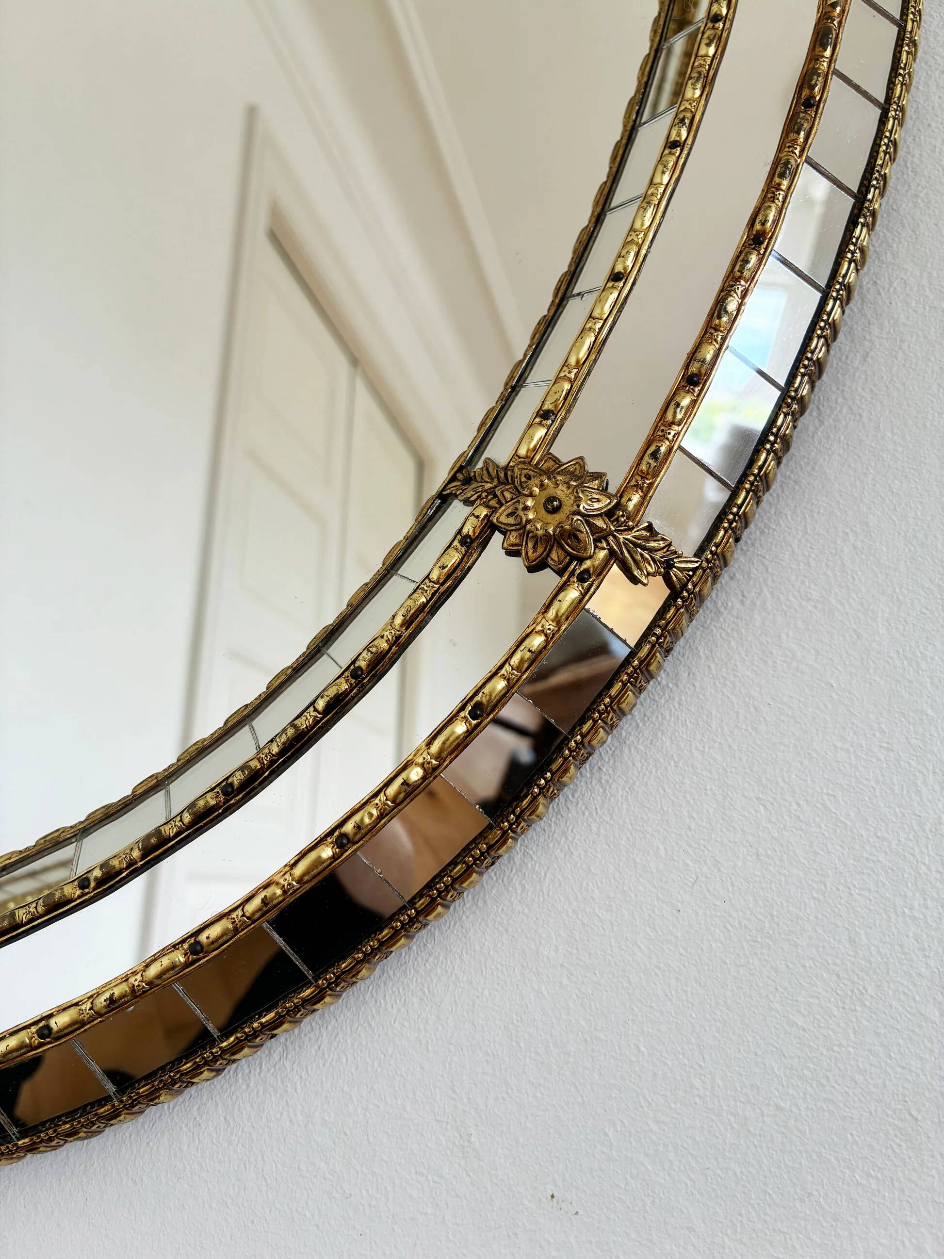 Vintage Spanish Venetian-style wall mirror, oval, brass, 1980s Hollywood Regency