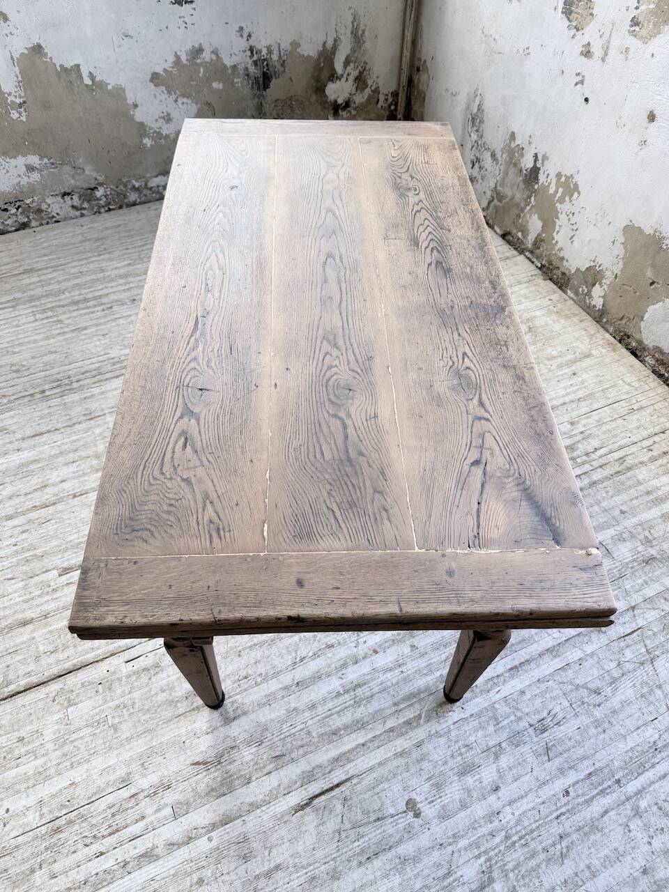 Solid oak farmhouse table with integrated extensions 1950