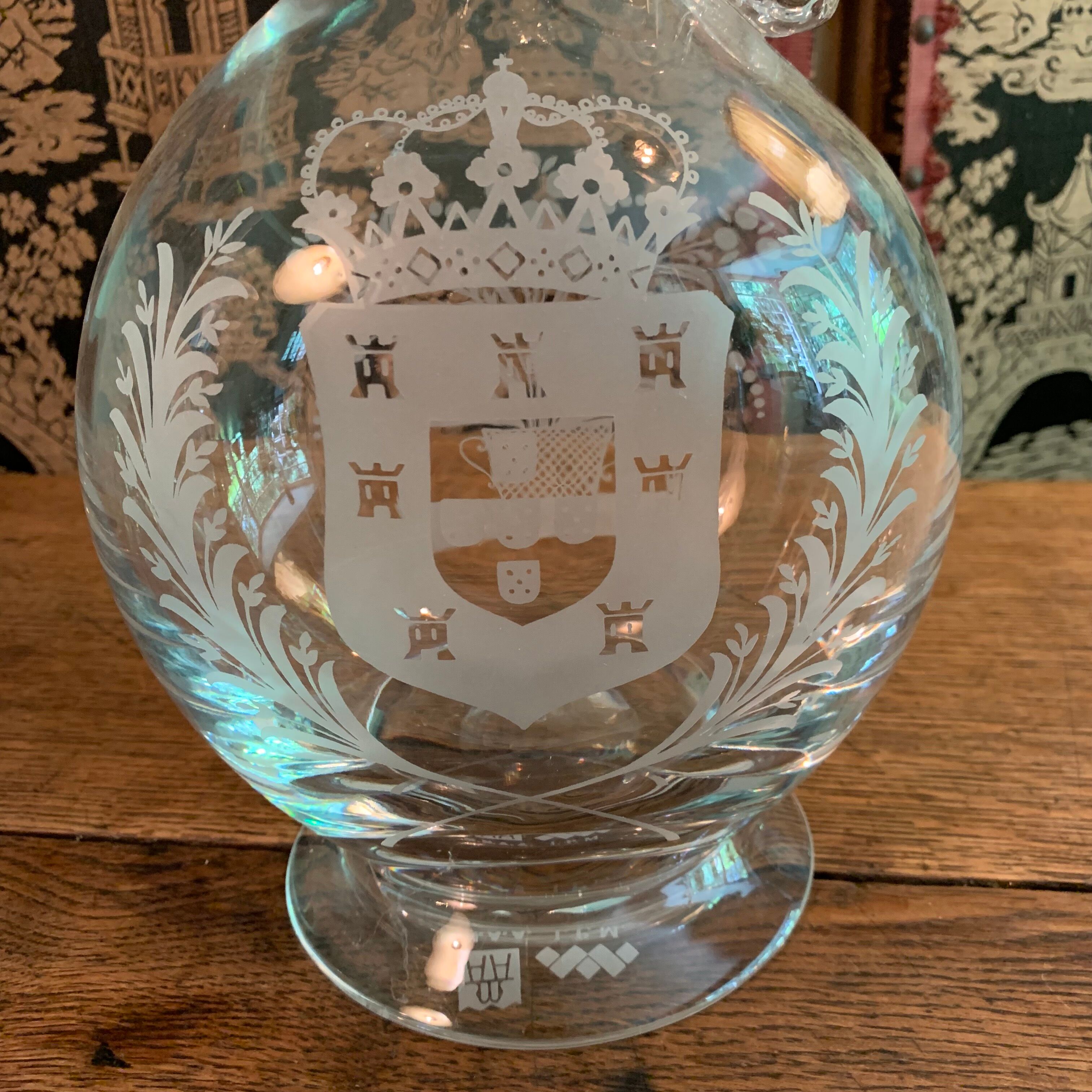 Carafe gravée aux armoiries du Portugal