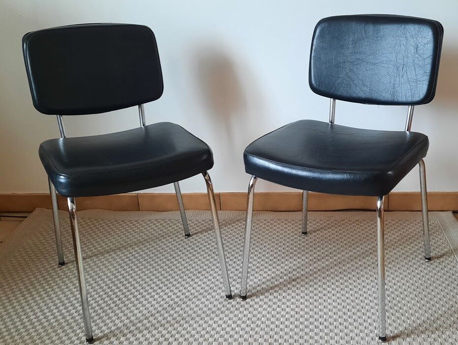 Lot of vintage chairs