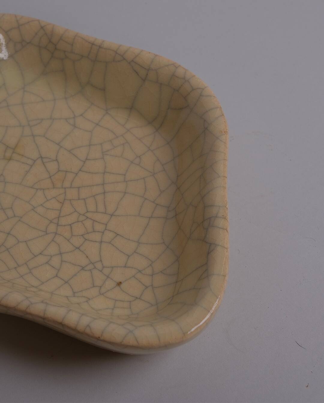 Ceramic pocket emptier