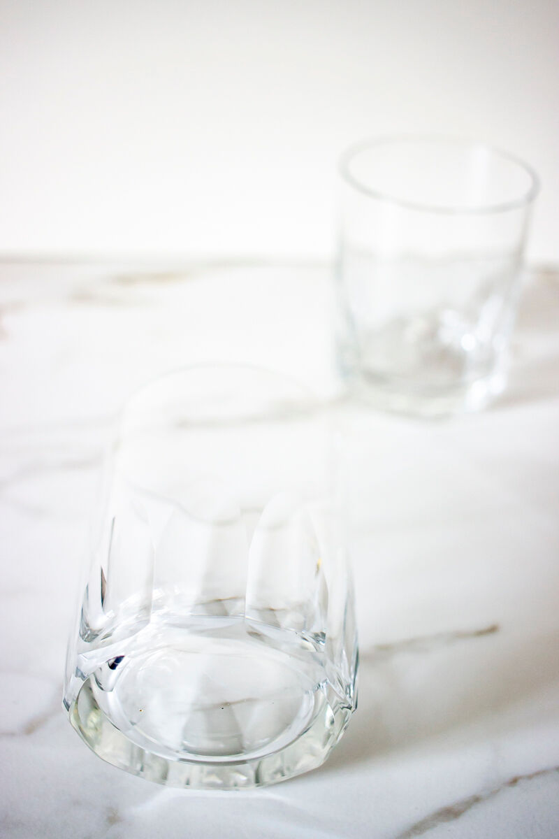 Paire de verres à whisky en verre taillé