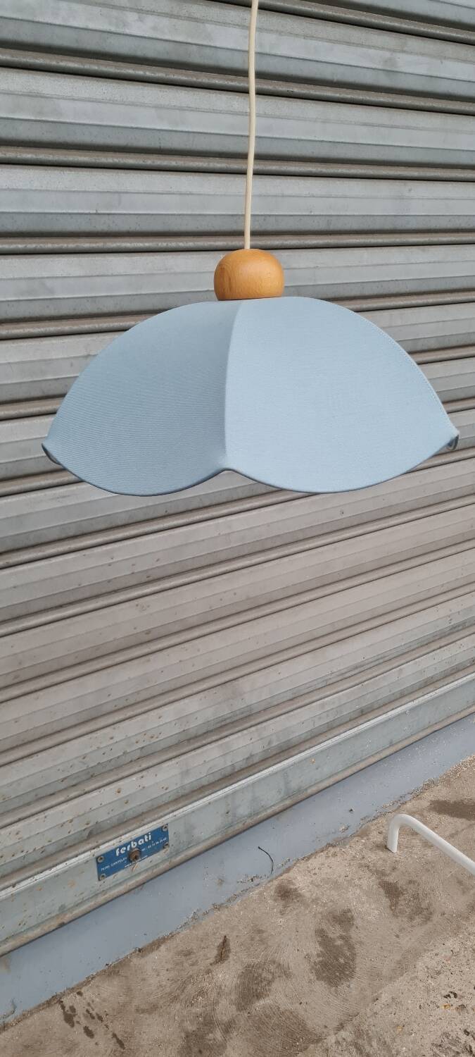 Flower hangings in cotton and wood