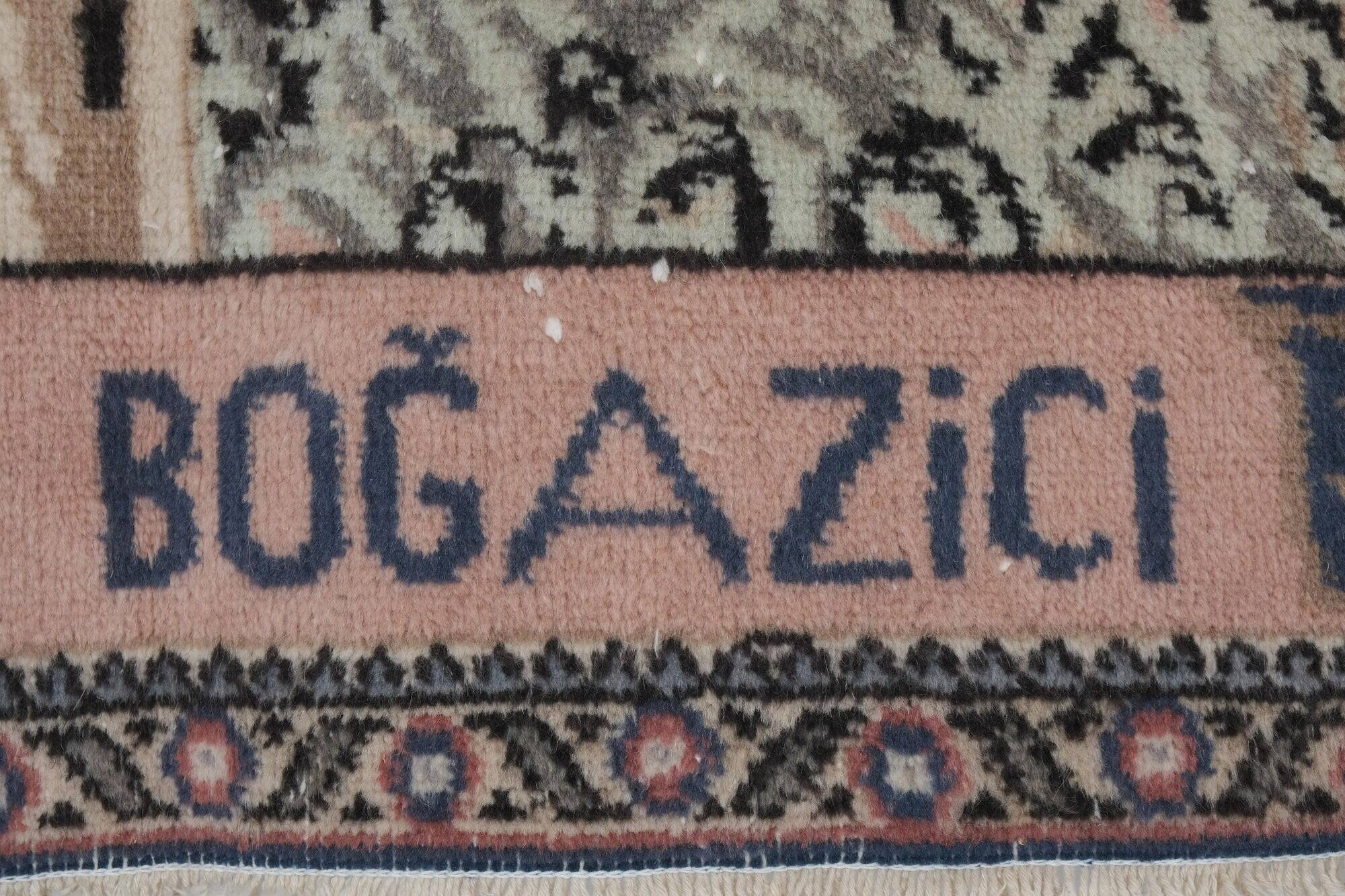 Vintage handmade Turkish rug 130x155 cm