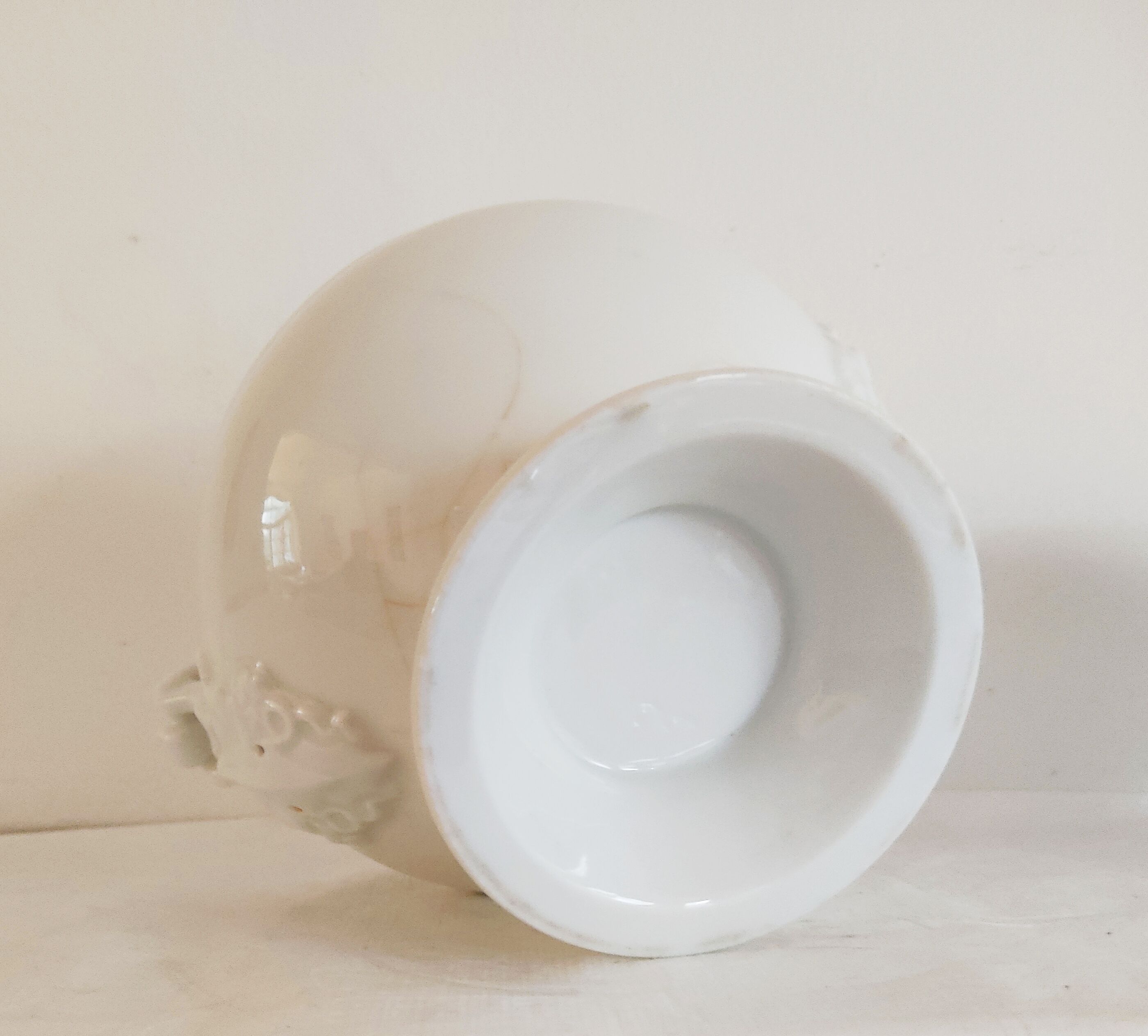 White porcelain soup kitchen, 19th century