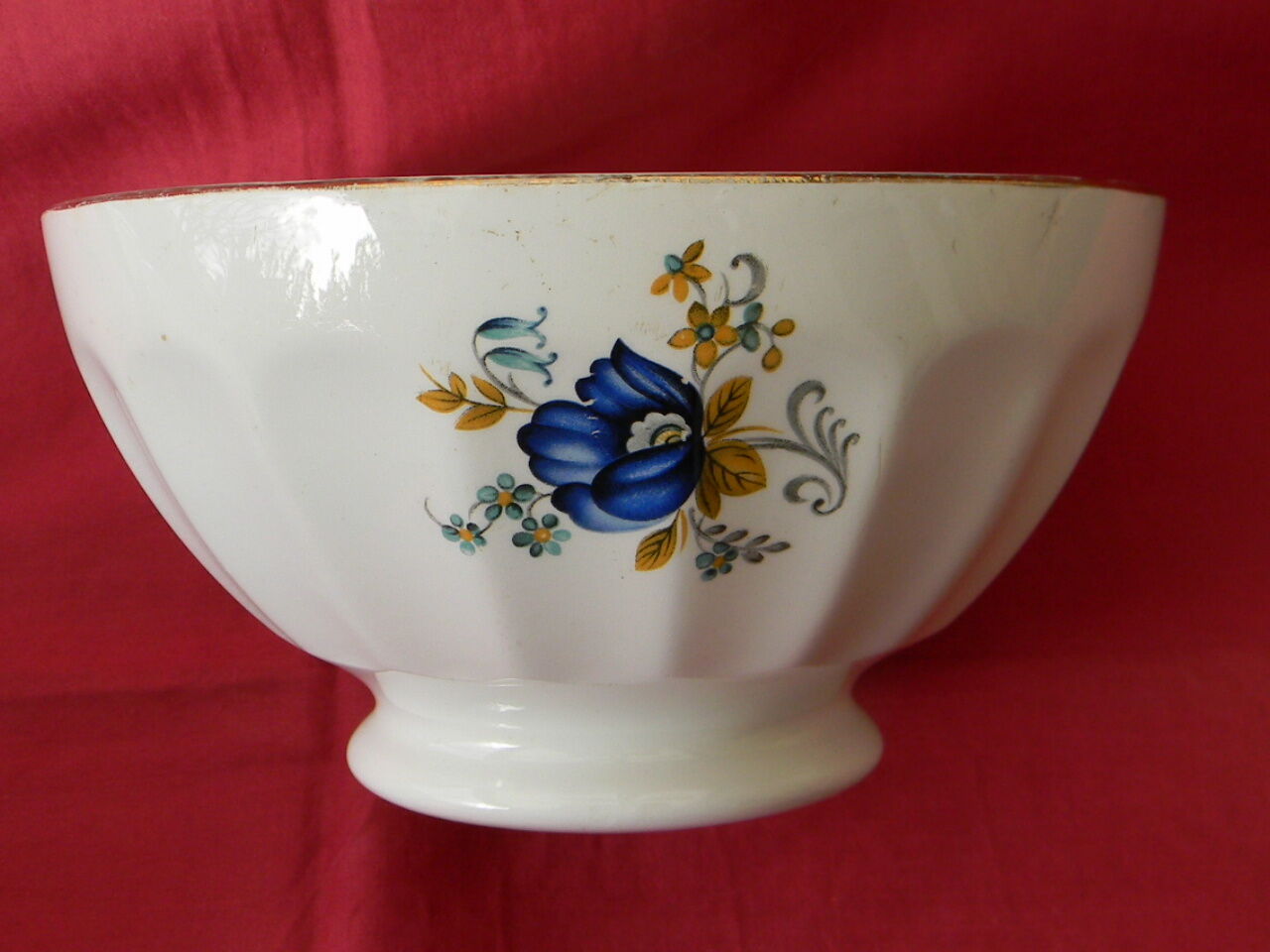 Lot of large old bowls.  Flower decoration.