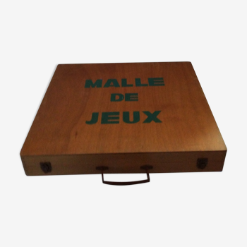 Malle de jeux en bois vintage A Caire  St Claude