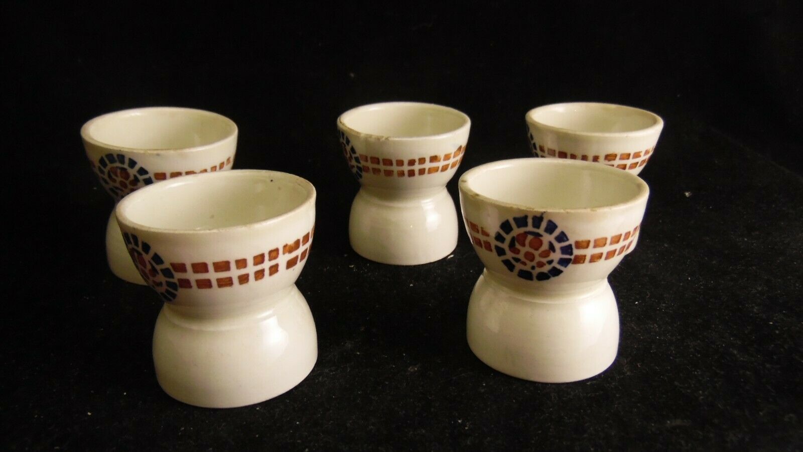 Lot de 5 coquetiers anciens en faience