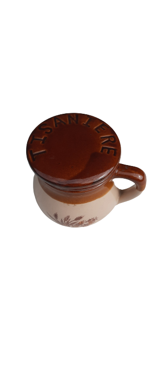 Mug tea in earthenware