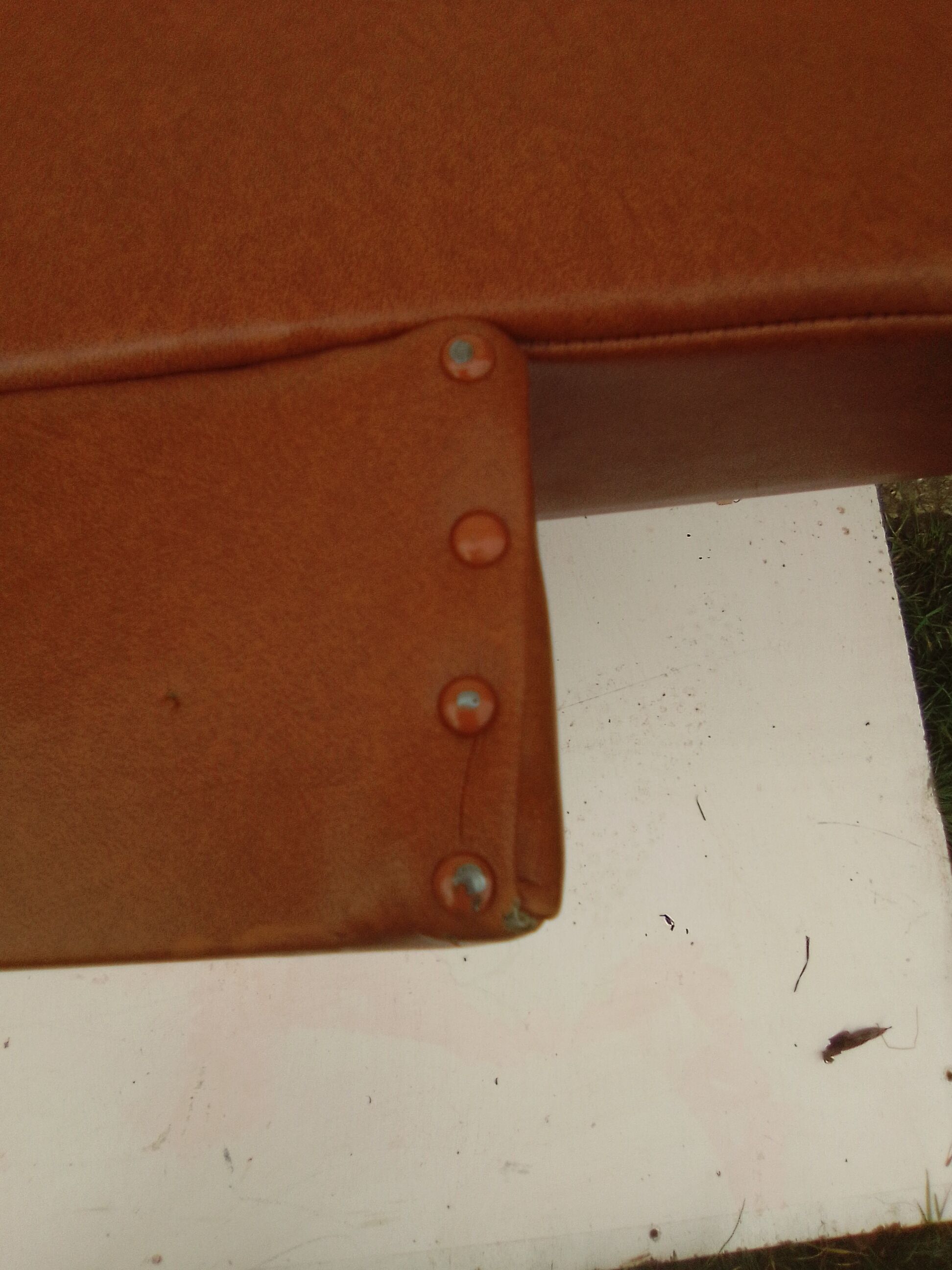 Armchair in brown skaï 70s