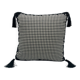 Square cushion, cover and insert, black and white. Model "Tatiana".