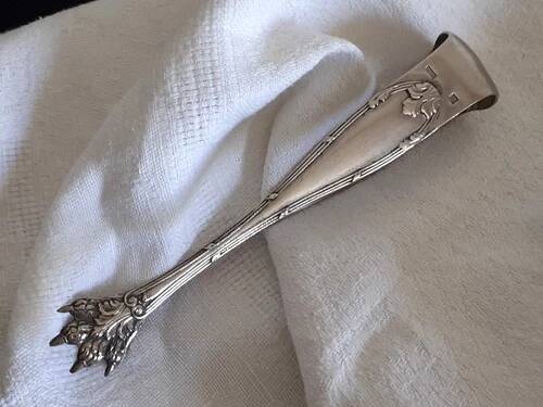 Silver-plated sugar tongs by Orfèvre PB / Mark PB and mebb