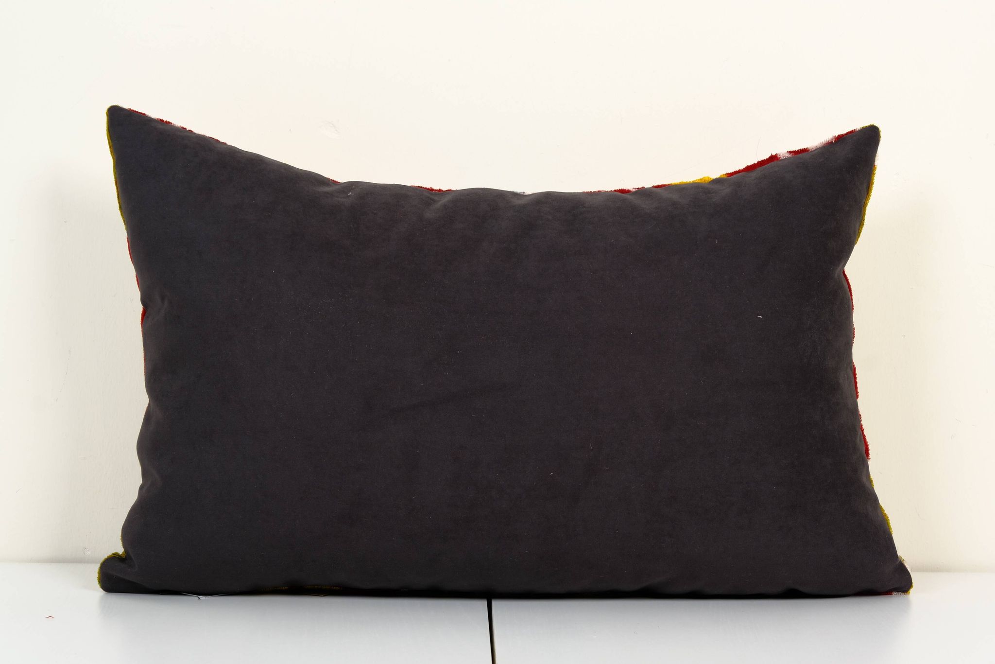 Yellow velvet i̇kat pillow