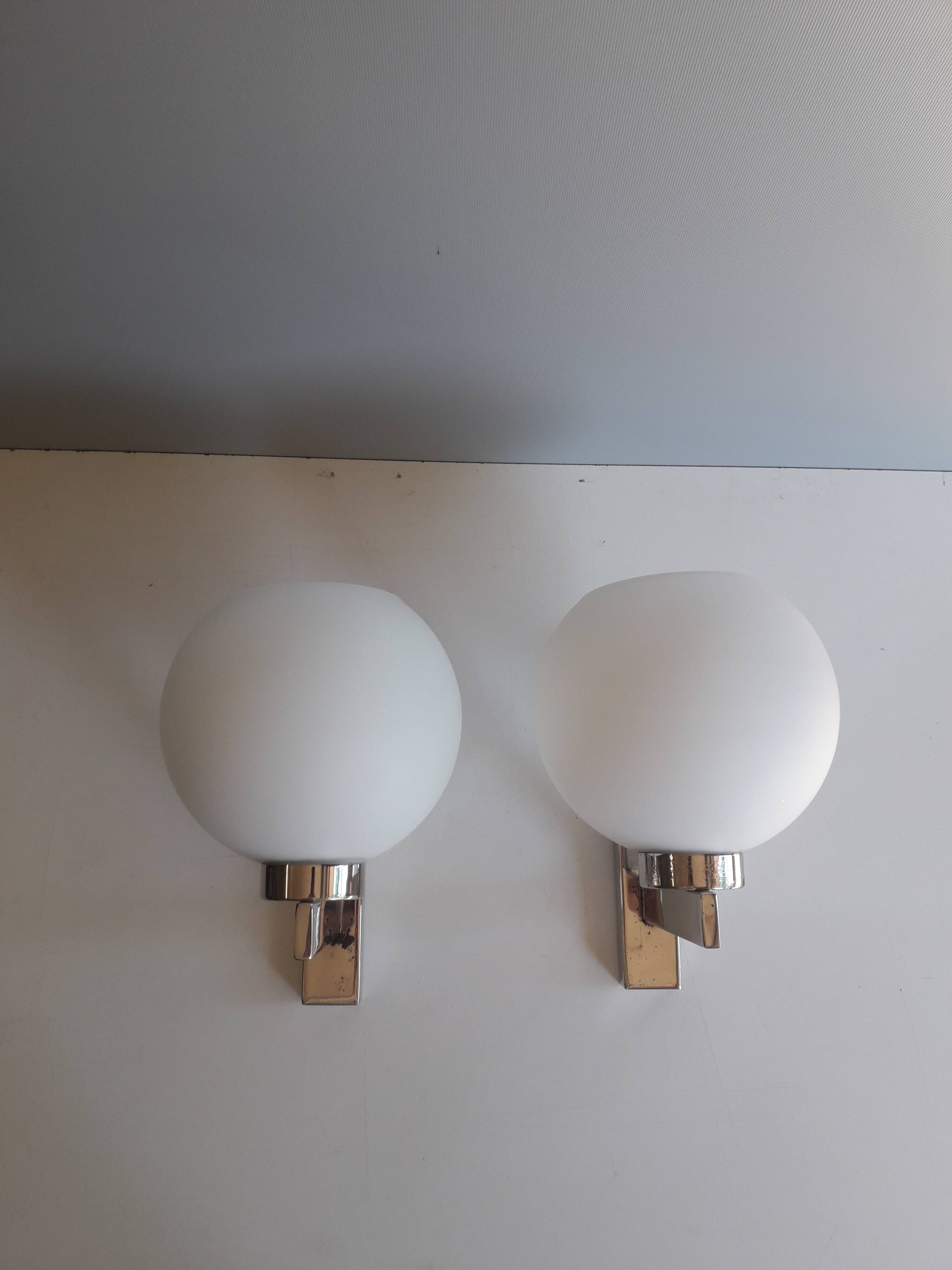Pair of vintage wall lights - Chrome and glass - 1970s