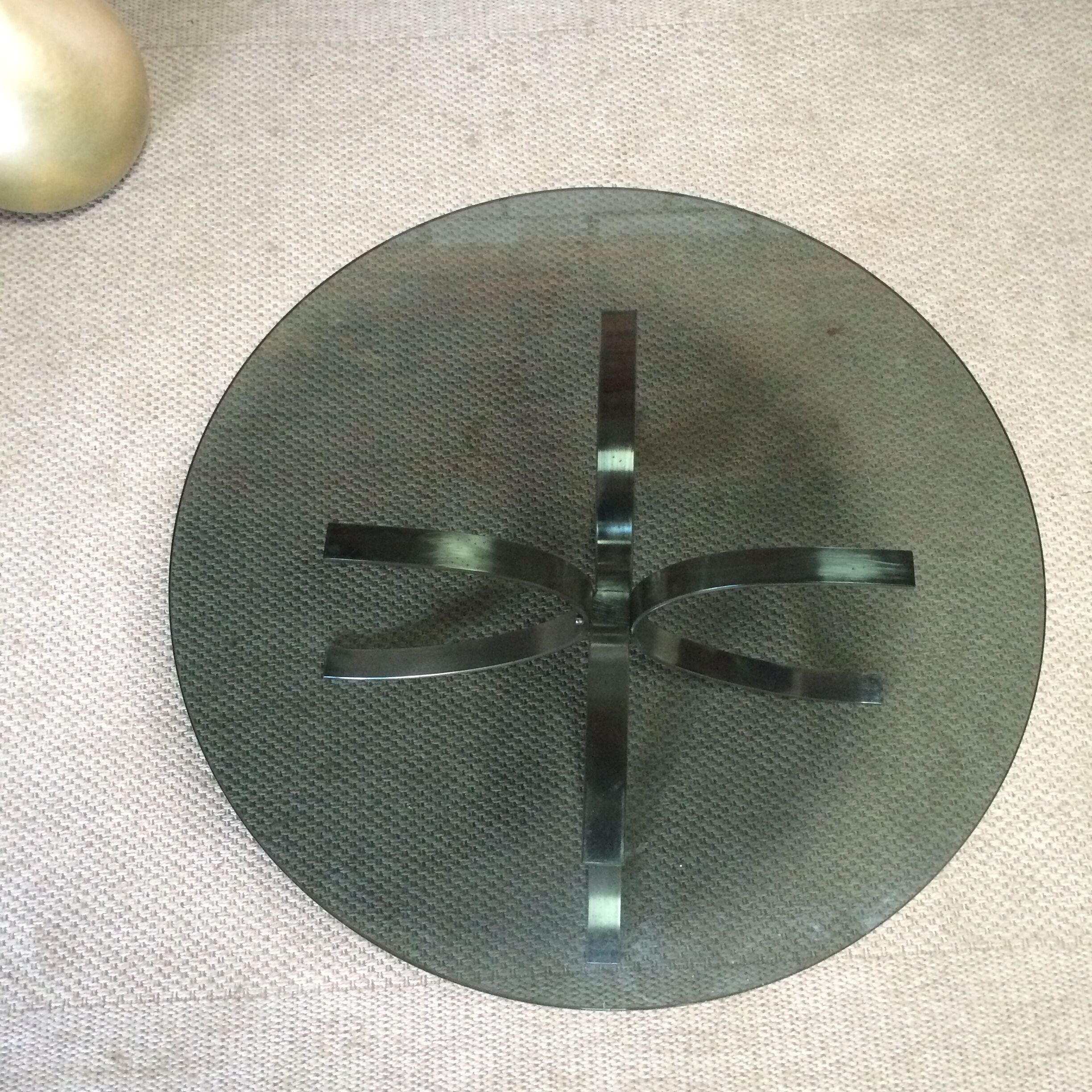 Round coffee table