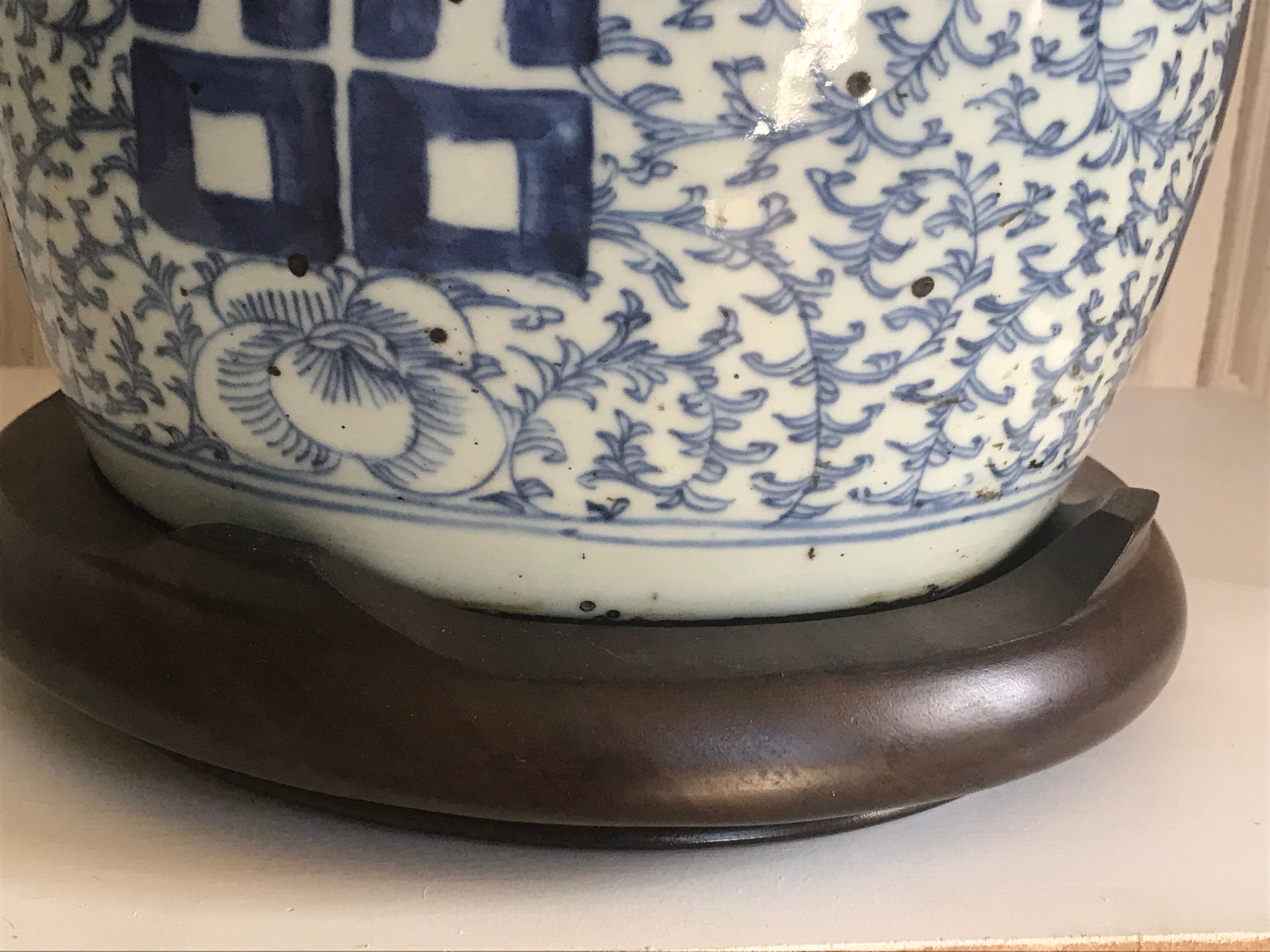 Chinese porcelain lamp