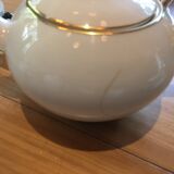 Service to tea by Richard Ginore
