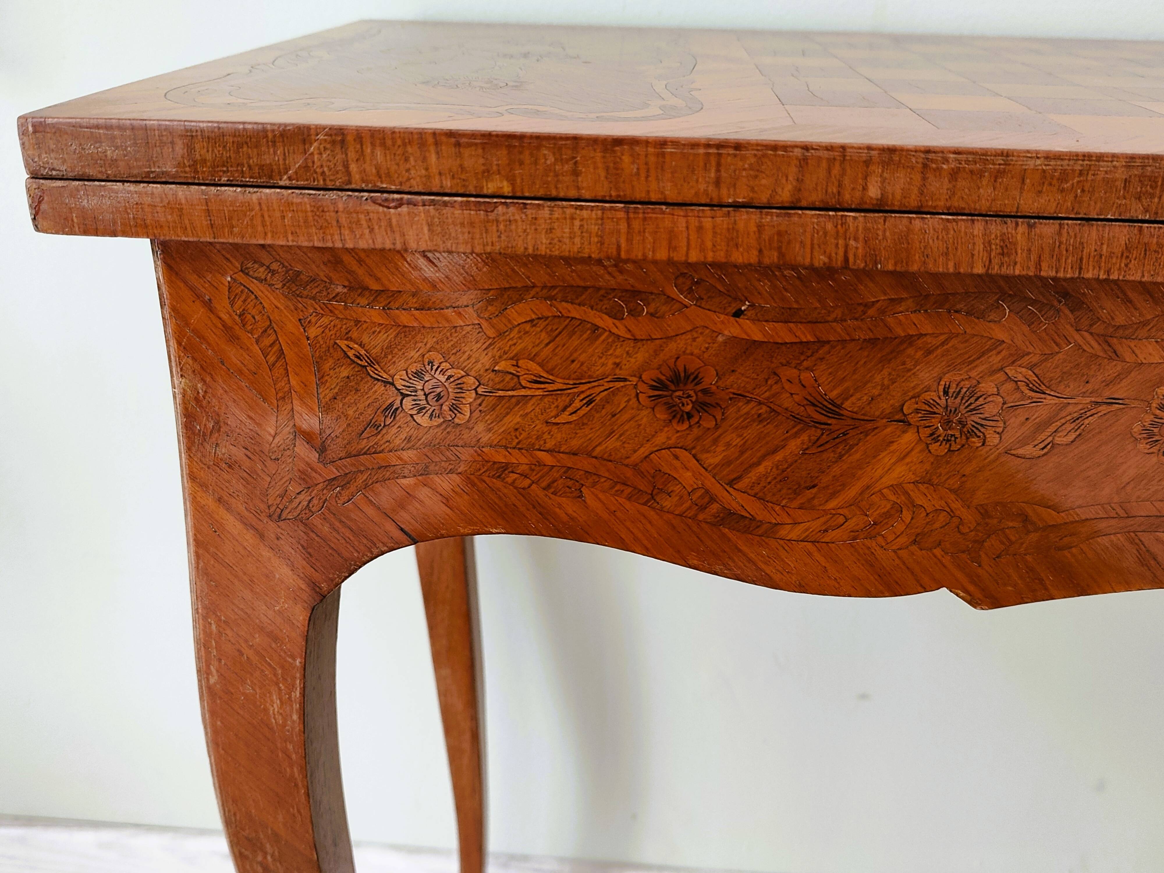 Table de jeux Louis XV en chêne marquetée