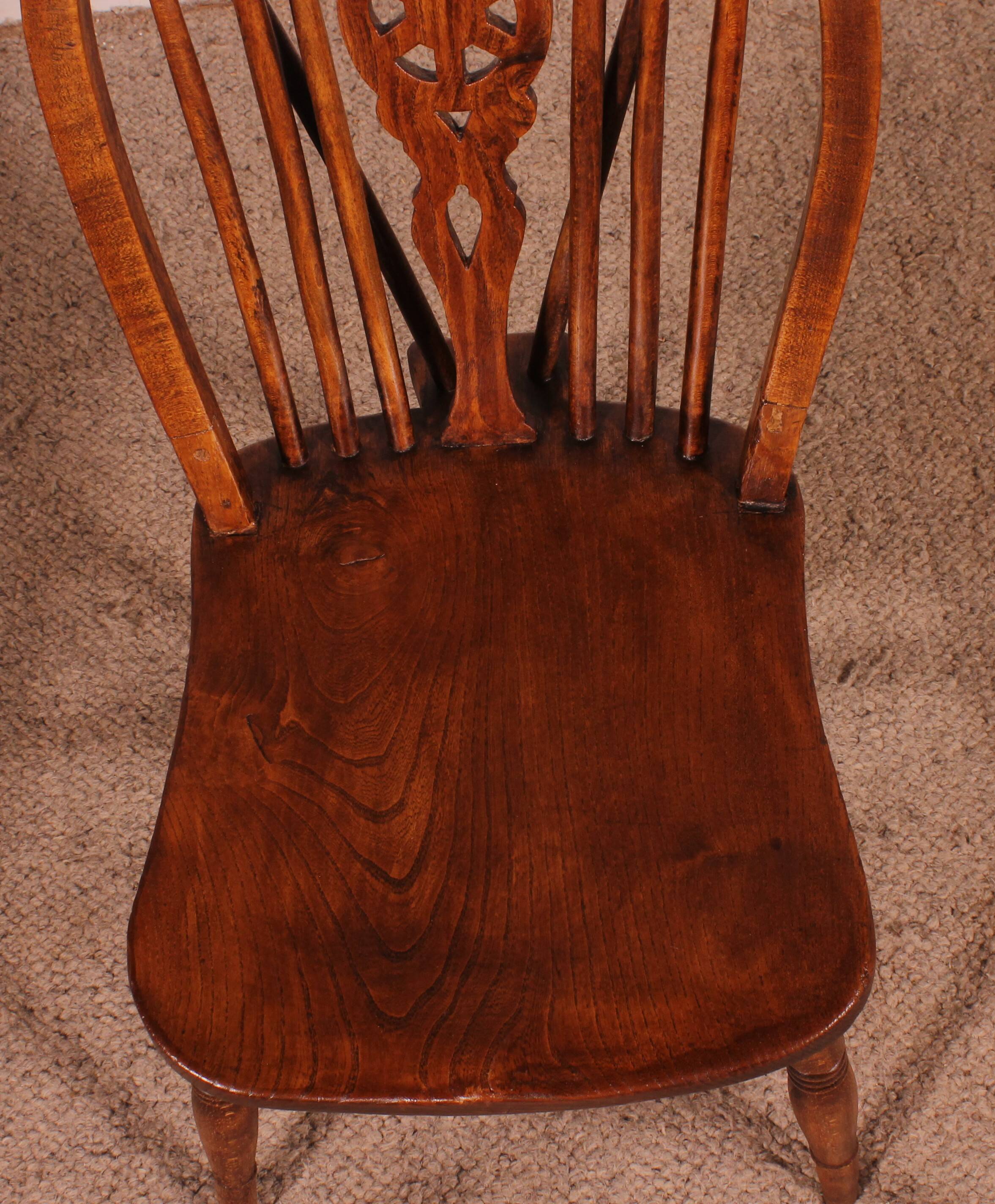 Set Of 10 19th Century Windsor Wheelback Chairs