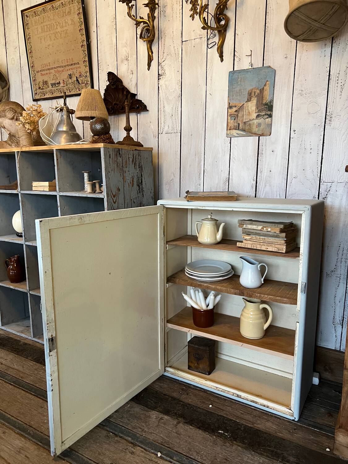Small workshop furniture