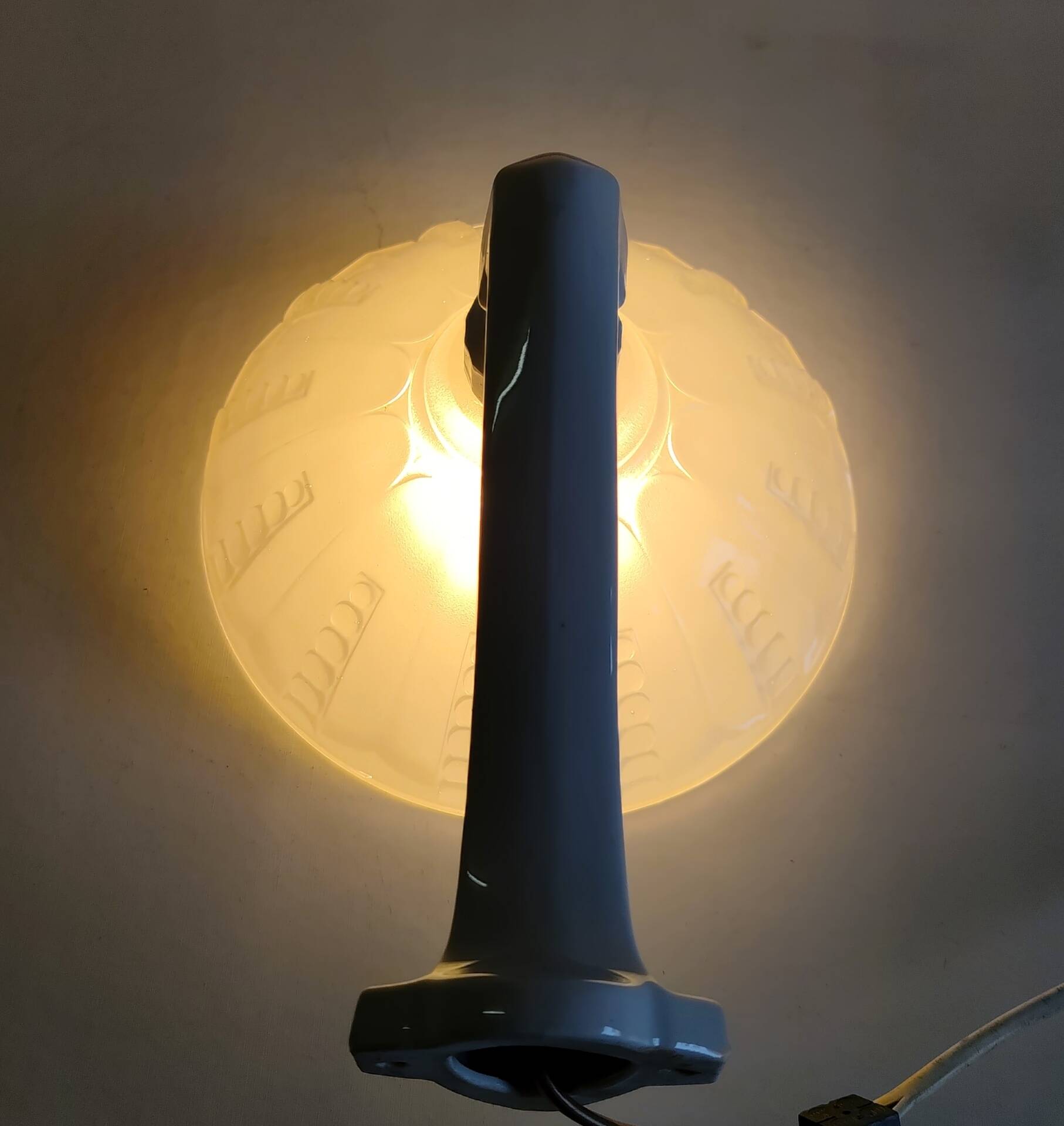 Art Deco wall light in porcelain and glass paste - 1930s/40s