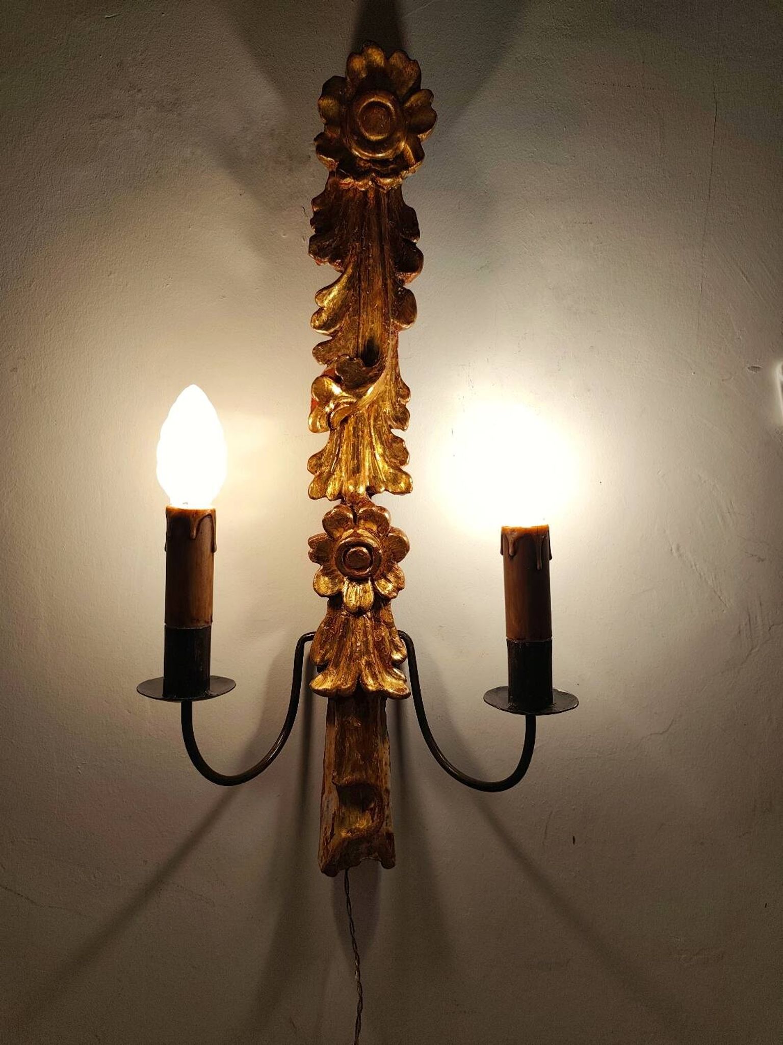 Applique de pared de madera dorada. Espagne, années 1940.