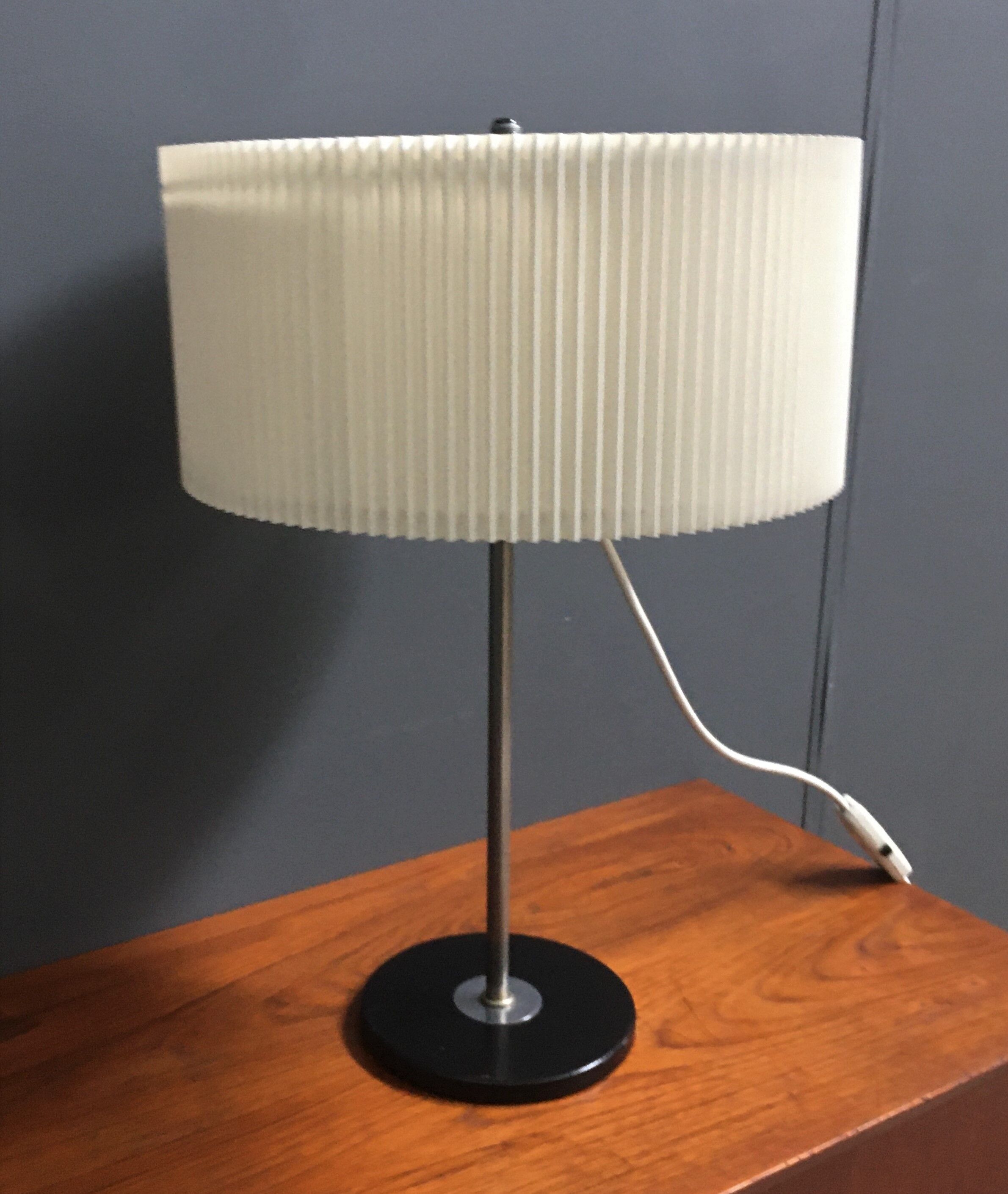 1960s table lamp with a white plissee shade, adjustable in height MCM