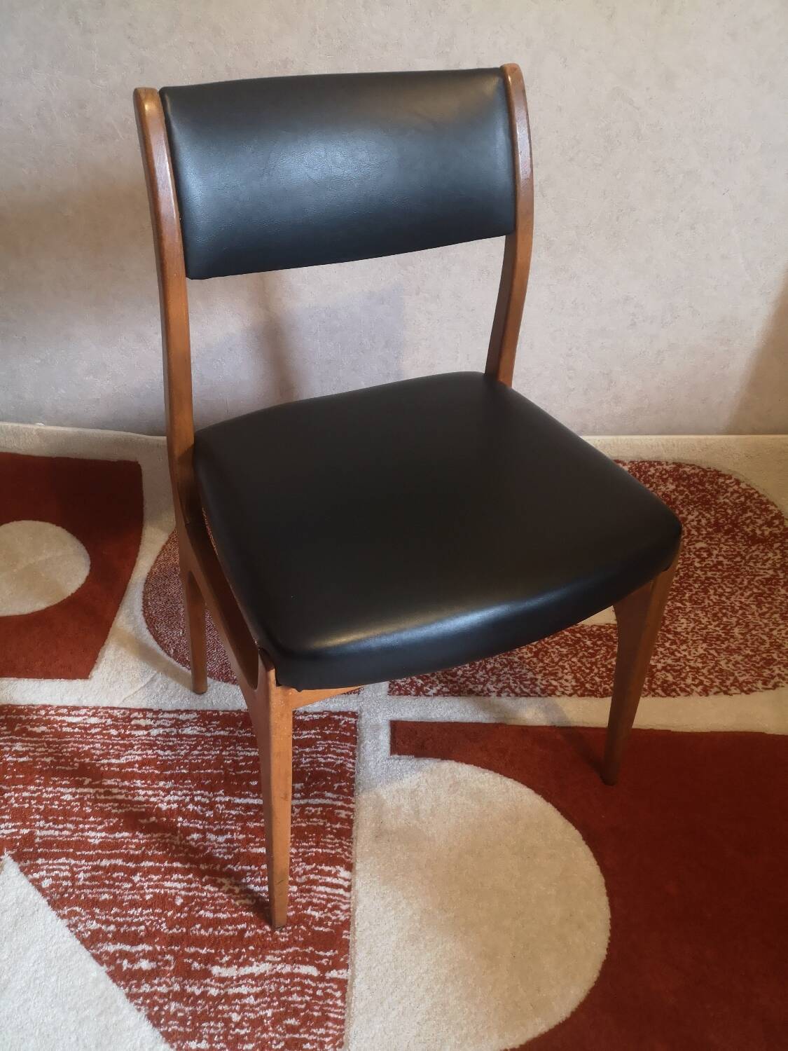 2 Scandinavian chairs