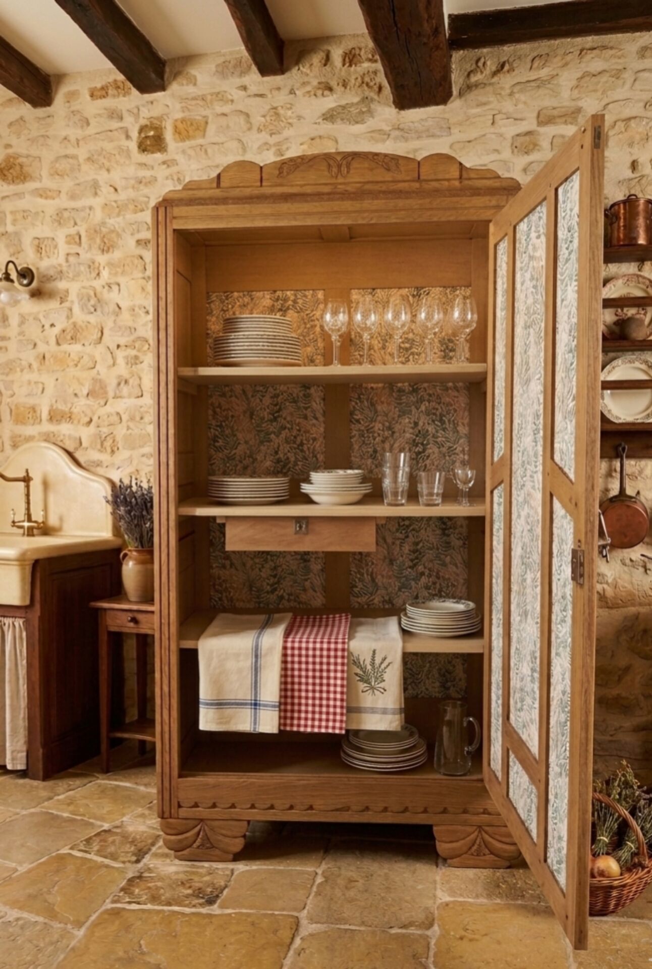 Art Deco oak bonnetière
