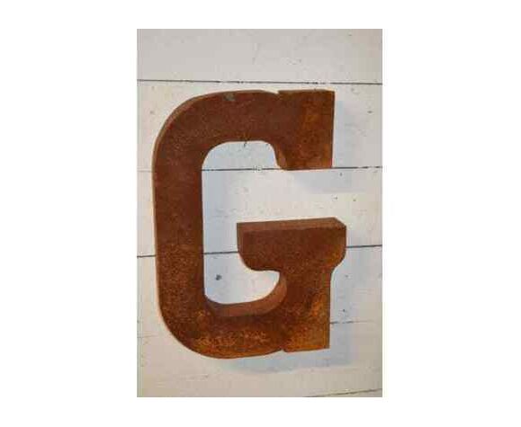 Lettre industrielle "G" en fer