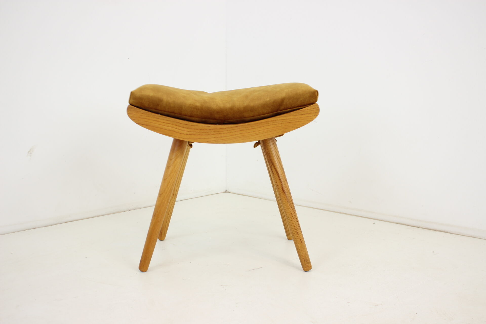 Midcentury Wooden Stool or Footstool/ ULUV, 1960s, Czechoslovakia
