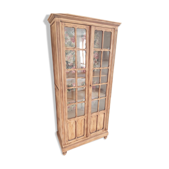 Parisian wardrobe, showcase