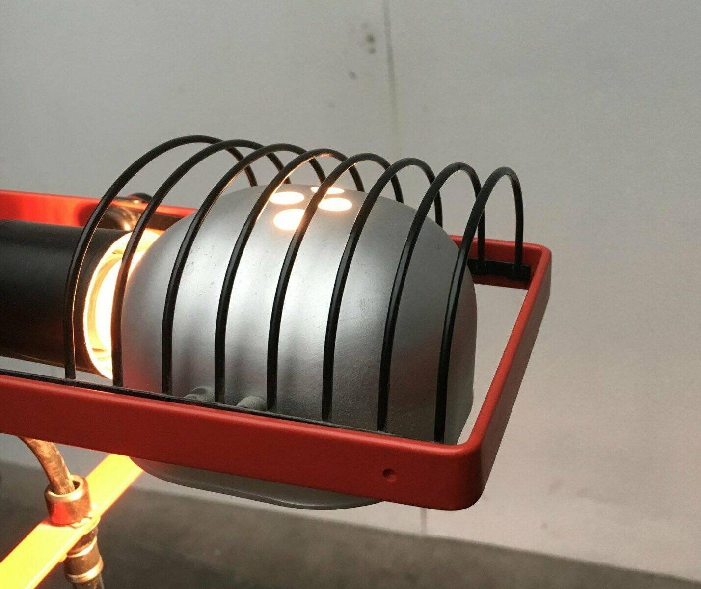 Italian vintage lamp Sintesi Terra foldable on tripod by Ernesto Gismondi for Artemide, 1970s