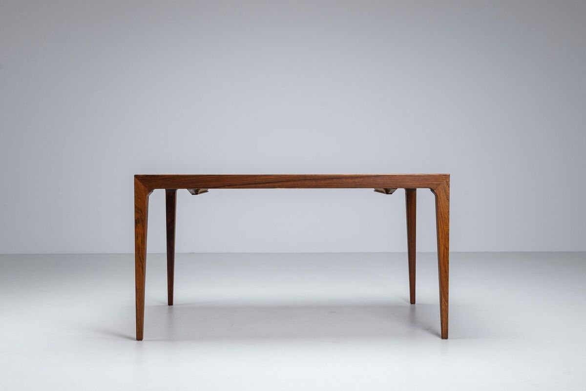 Kai Winding dining table in rosewood Poul Hundevad Denmark 1960