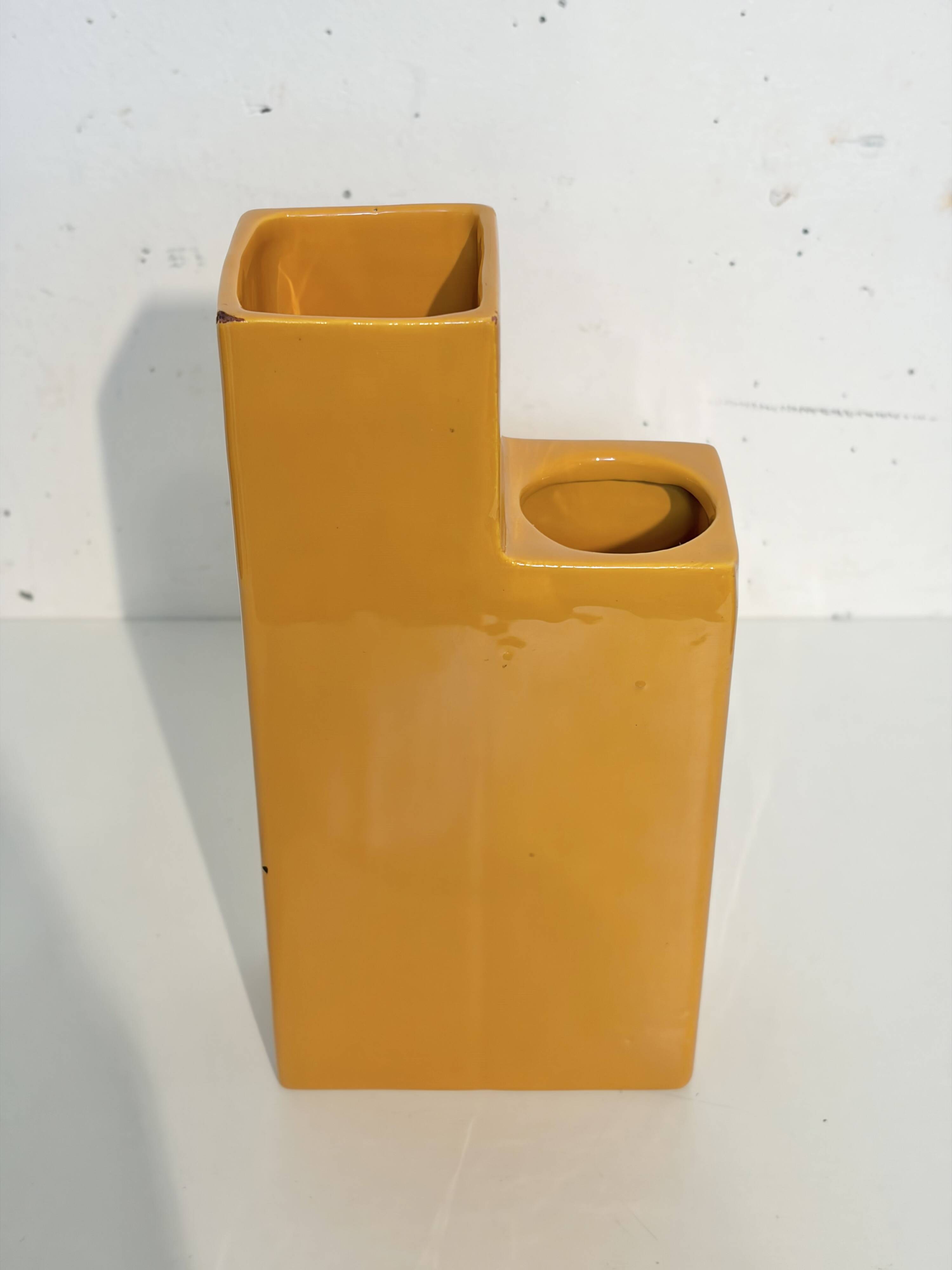 Geometric vase 1980