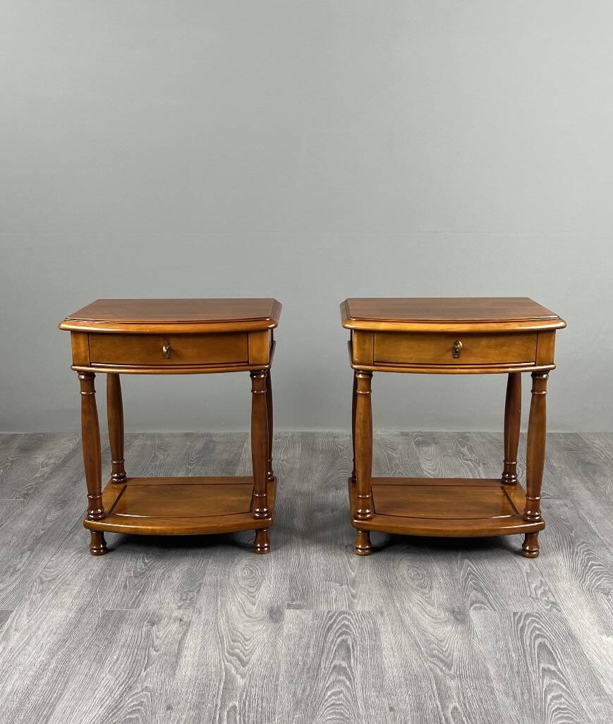 Paire de tables de chevet en bois, XXe Siècle