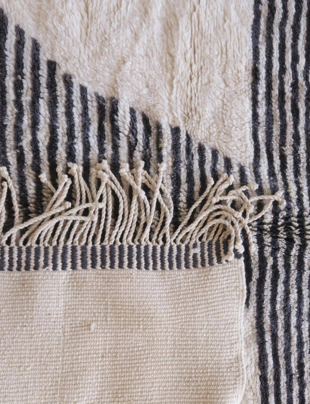 Contemporary Beni M'Rirt Rug - 306 x 207 cm