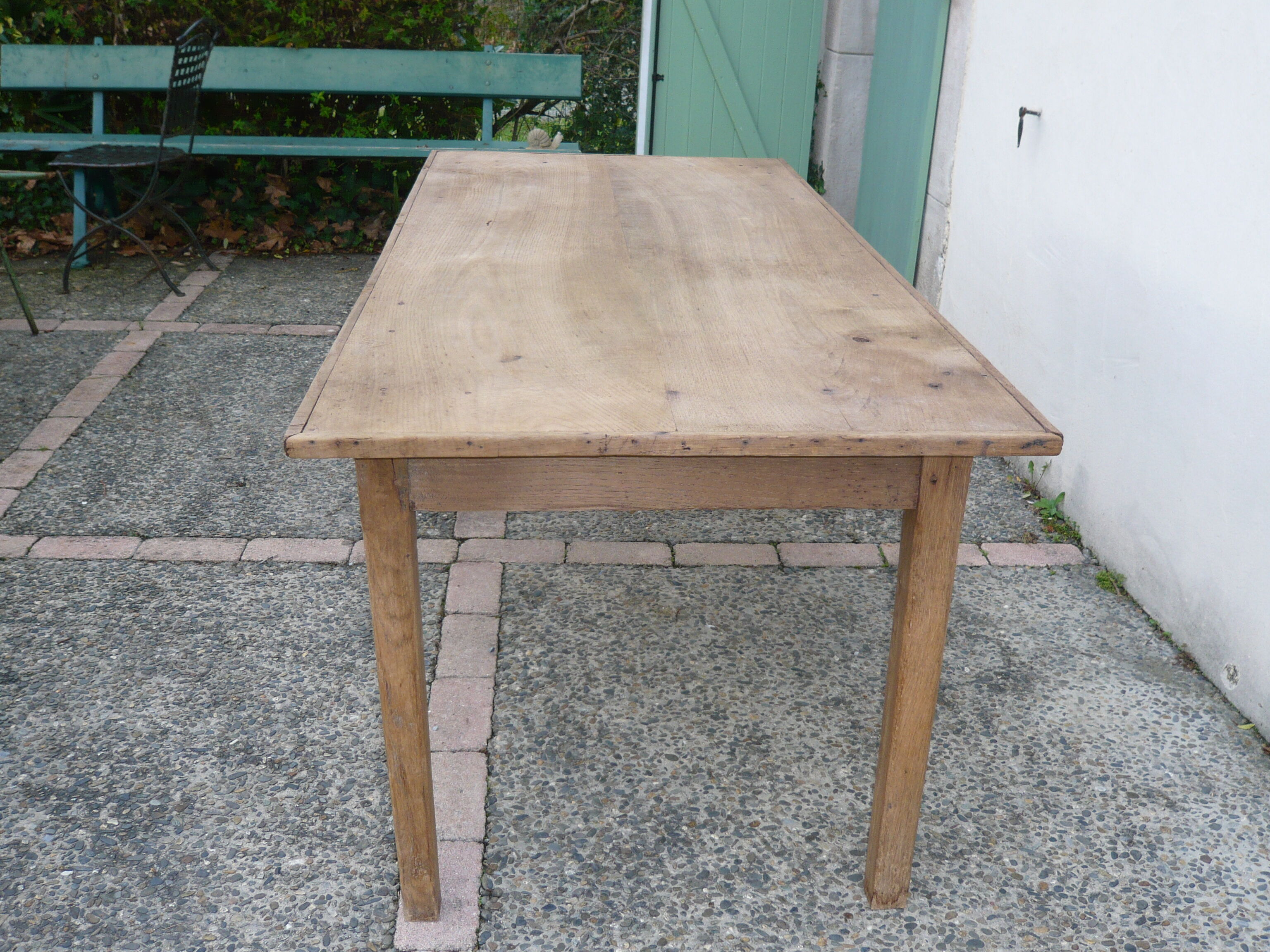 Farm table