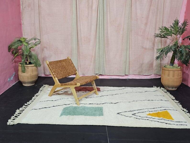 Handmade wool beni ouraine rug