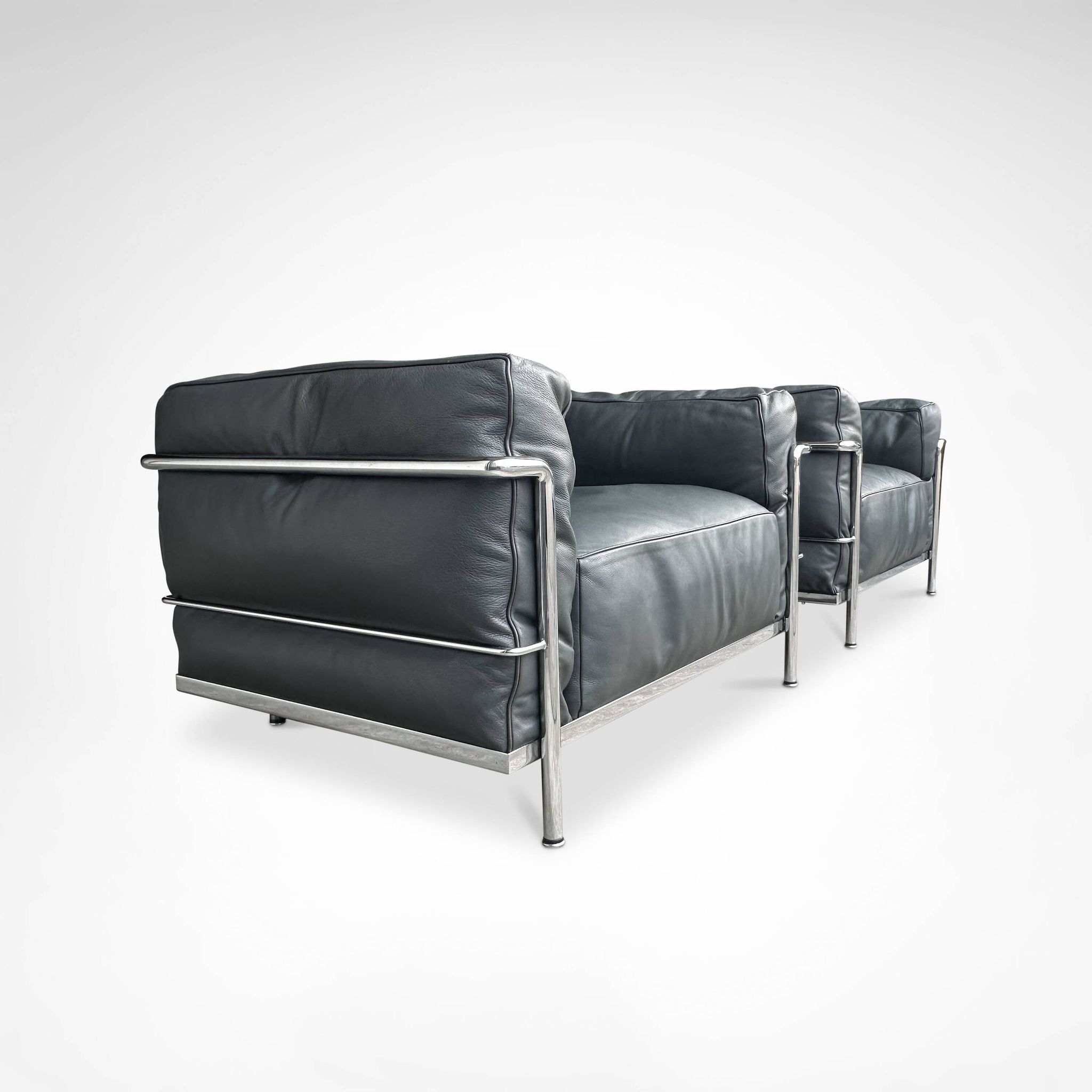 LC3 down cushions Y extra leather armchairs by Le Corbusier Cassina 1990s