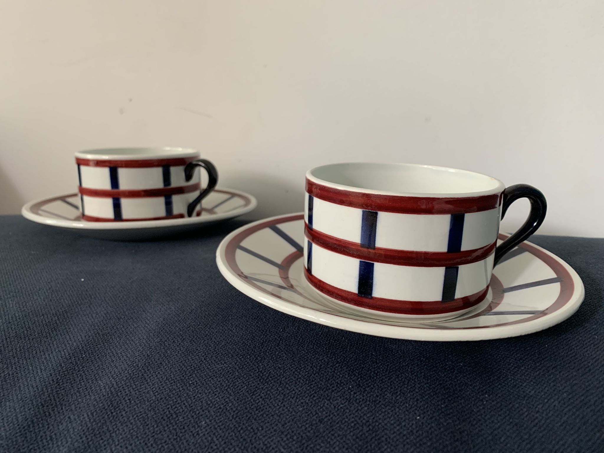 Pair of porcelain cups and cups Béarn HBCM Montereau