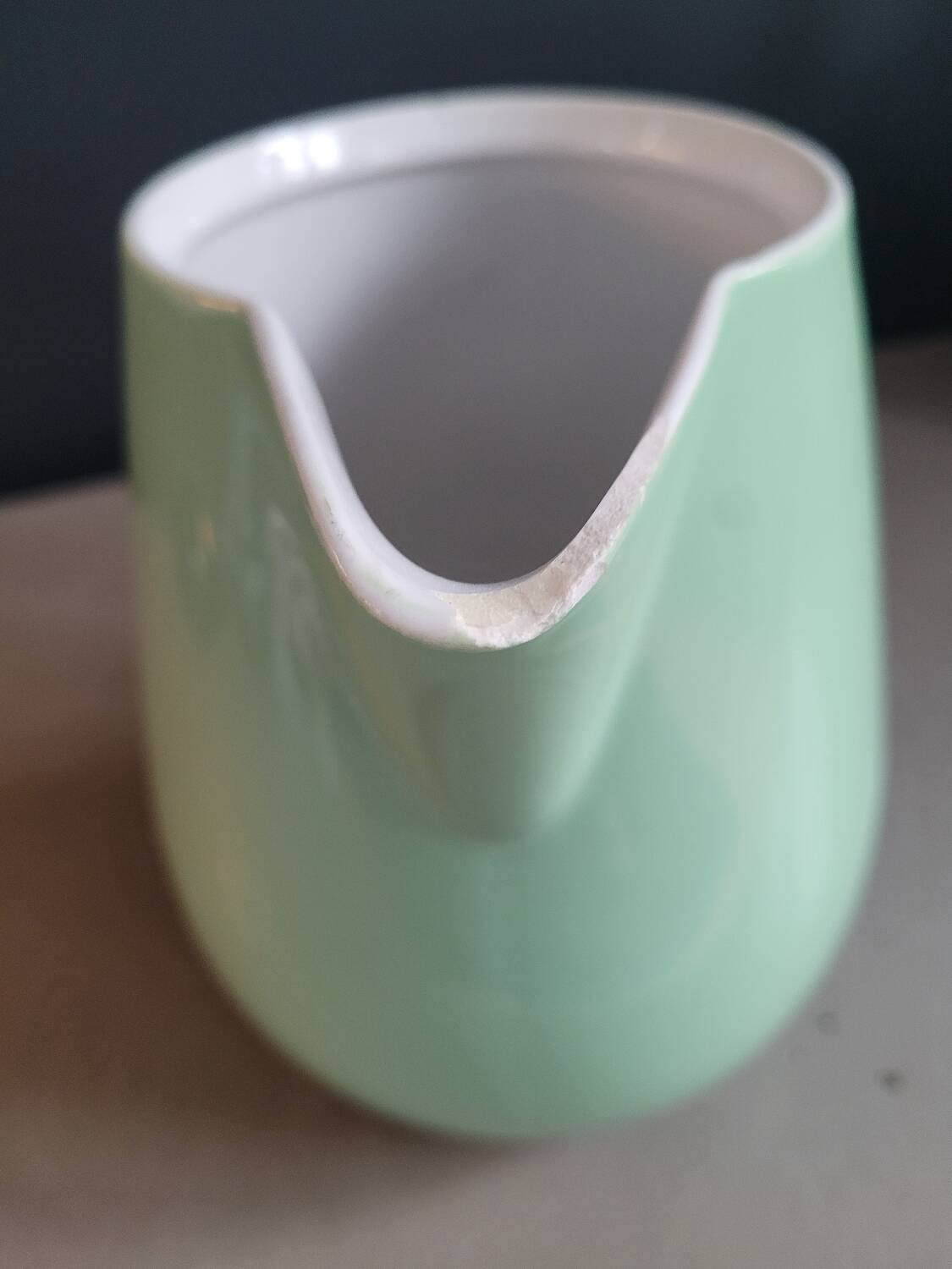 Pichet à eau en porcelaine
