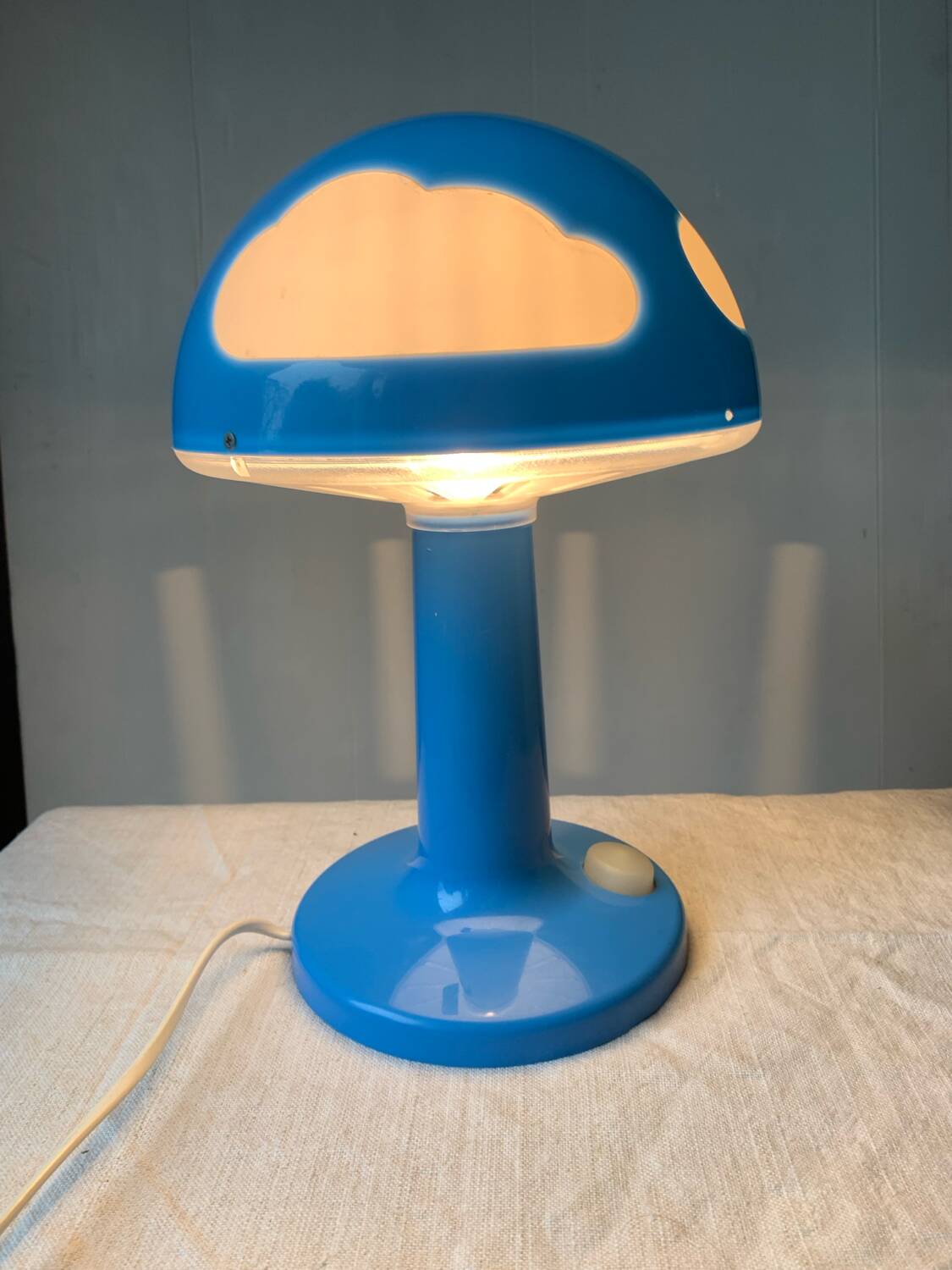 IKEA vintage blue clouds table lamp