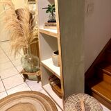 Asymmetrical shelf
